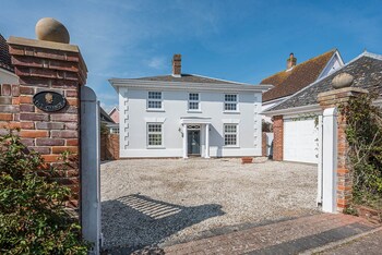 The Grange, Aldeburgh - Cottages with Pet Rooms in Aldeburgh