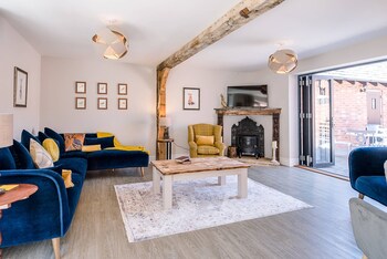 Chapel Cottage, Pond Hall Farm, Hadleigh - Cottages with Pet Rooms in Ipswich