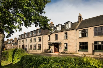 The Deeside Inn - Hotels with Pet Rooms in Ballater