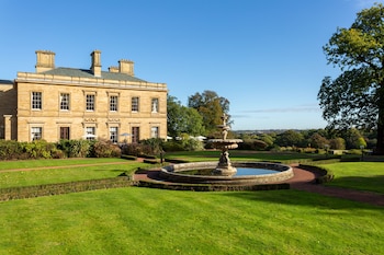 Oulton Hall Hotel, Spa & Golf Resort - Hotels with Pet Rooms in Leeds