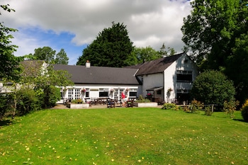 Brown Trout Golf & Country Inn - Hotels with Pet Rooms in Coleraine