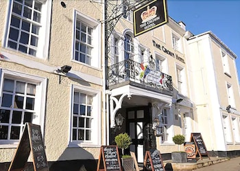 The Crown Hotel - Hotels with Pet Rooms in Brackley