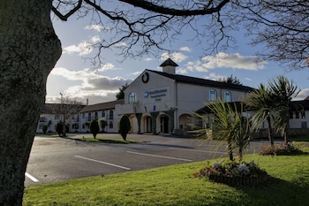 The Everglades Park Hotel - Hotels with Pet Rooms in Widnes