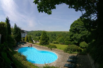 Commonwood Manor - B&Bs with Pet Friendly Rooms in Looe