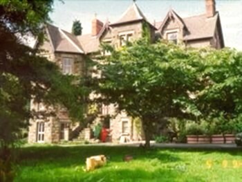 Brynhonddu Country House B&b - B&Bs with Pet Rooms in Abergavenny