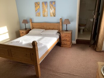 Cromwell Arms - B&Bs with Pet Friendly Rooms in Newton Abbot