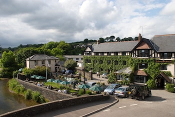 Exmoor White Horse Inn - Inns with Pet Friendly Rooms in Minehead