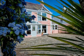 Potters Mooring Guest House Hotel - B&Bs with Pet Rooms in Teignmouth