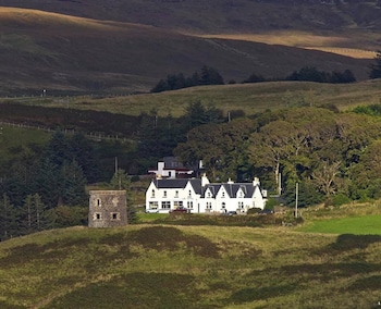 Uig Hotel - Hotels with Pet Friendly Rooms in Portree