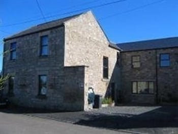 The Olde School House - Guest houses with Pet Rooms in Seahouses