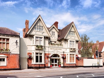 Mercure London Staines-upon-thames Hotel - Hotels with Pet Rooms in Staines