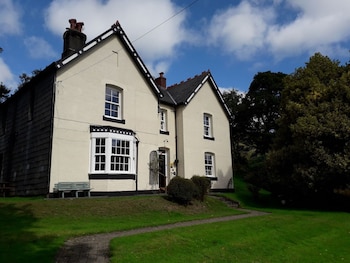 The Old Vicarage - Guest houses with Pet Rooms in Llanidloes