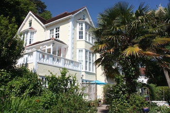 The Charterhouse - B&Bs with Pet Friendly Rooms in Torquay