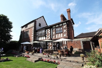 Albright Hussey Manor - Hotels with Pet Rooms in Shrewsbury