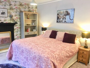 The Cherry Tree Guest House - B&Bs with Pet Rooms in Eastbourne