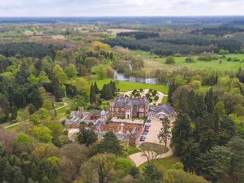 Lynford Hall Hotel - Hotels with Pet Rooms in Thetford