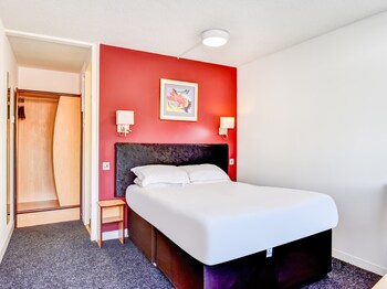 The Hotel Rafiya - Hotels with Pet Rooms in Redditch