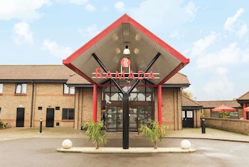 Ramada By Wyndham Cambridge - Hotels with Pet Friendly Rooms in Cambridge