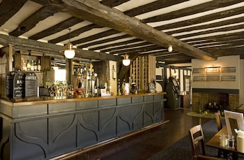 The Bell Hotel Thetford By Greene King Inns - Inns with Pet Rooms in Thetford