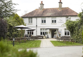 The Cedars Inn By Greene King Inns - Inns with Pet Rooms in Barnstaple