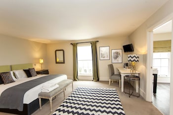 The Grosvenor Arms - Hotels with Pet Rooms in Shaftesbury