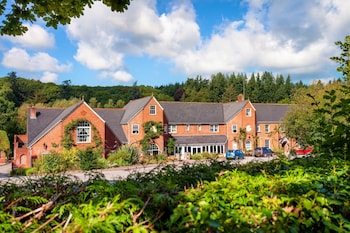 Fox Amp  Hounds Country Hotel - Hotels with Pet Friendly Rooms in Chulmleigh