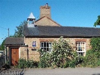 The Old School B&b - B&Bs with Pet Rooms in Ely