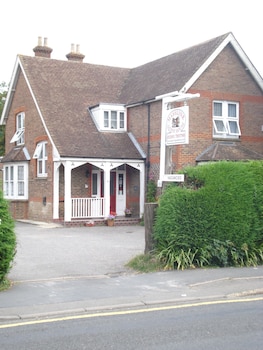 Masslink Guest House - Guest houses with Pet Rooms in Horley