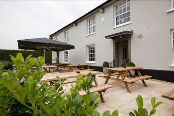 The Hawk Inn - Inns with Pet Rooms in Andover