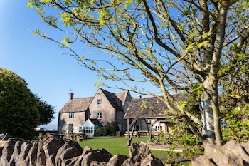 The Old Lodge - Guest houses with Pet Rooms in Stroud