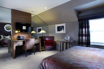 Macdonald Windsor Hotel - Hotels with Pet Rooms in Windsor