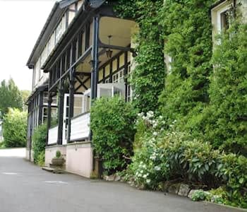 Lake Country House Hotel & Spa - Hotels with Pet Rooms in Llangammarch Wells