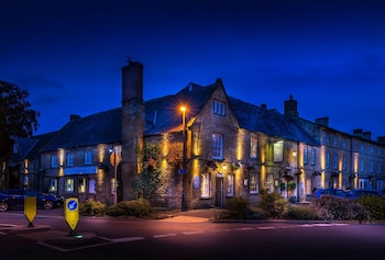 White Hart Royal Hotel - Hotels with Pet Rooms in Moreton-in-Marsh