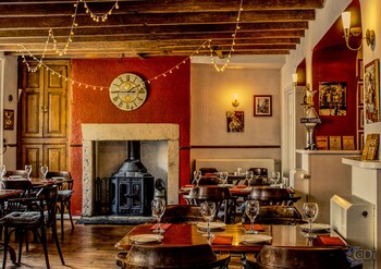 Forresters Bar & Restaurant With Rooms - Guest houses with Pet Rooms in Barnard Castle