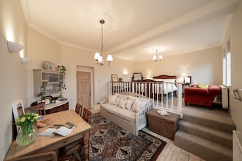 The Oratory - Apartments with Pet Rooms in Yelverton