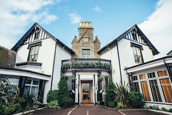 Palm Court Hotel - Hotels with Pet Rooms in Aberdeen