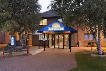 Days Inn By Wyndham Chester East - Hotels with Pet Rooms in Chester