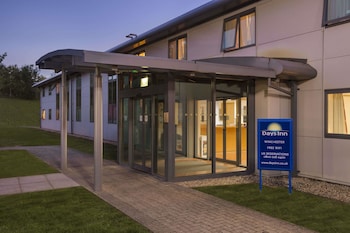 Days Inn By Wyndham Winchester M3 - Hotels with Pet Friendly Rooms in Winchester