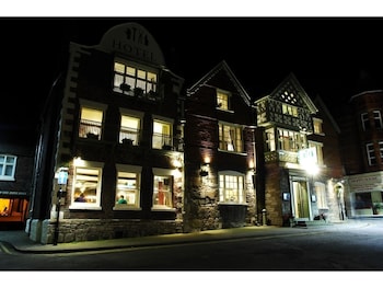 Guildhall Tavern - Inns with Pet Rooms in Denbigh