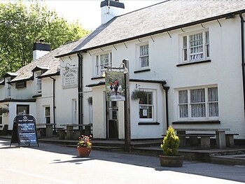 East Dart Hotel - Restaurant With Rooms - Hotels with Pet Rooms in Yelverton