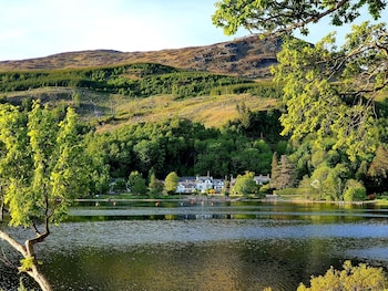 Achray House - Hotels with Pet Rooms in Crieff