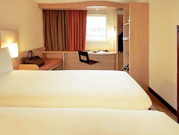 Ibis Gloucester - Hotels with Pet Rooms in Gloucester