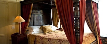 Ravenwood Hall Hotel - Hotels with Pet Rooms in Bury St Edmunds