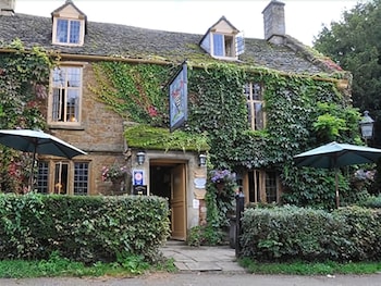 The Falkland Arms - Inns with Pet Rooms in Chipping Norton