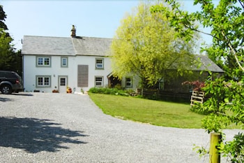 Wallace Lane Farm - Farm Home -  with Pet Rooms in Wigton