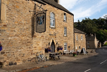 Lord Crewe Arms - Hotels with Pet Rooms in Consett