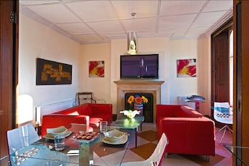 The Godalming Hotel - Hotels with Pet Rooms in Godalming