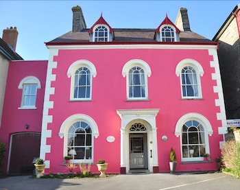 Llety Teifi Guesthouse - Guest houses with Pet Rooms in Cardigan