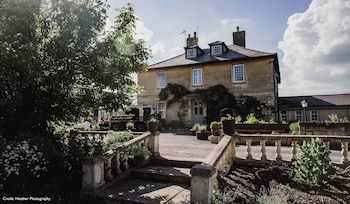 Widbrook Grange - Hotels with Pet Rooms in Bradford-on-Avon