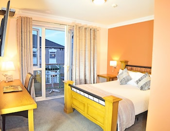 Dovedale Hotel - Hotels with Pet Rooms in Cleethorpes